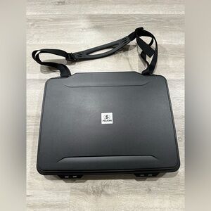 CH136 Pelican 1085 Case No Foam On The Bottom Basic Computer Hard case